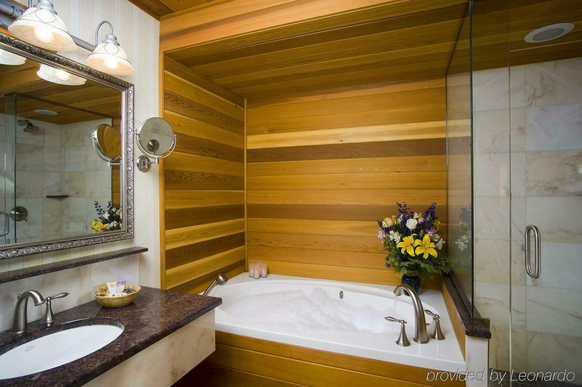 Golden Arrow Lakeside Resort Lake Placid Habitación foto